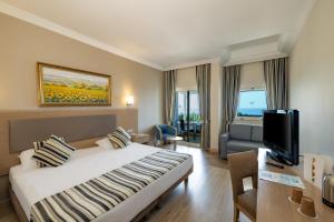 Crystal Tat Beach Golf Resort hotel