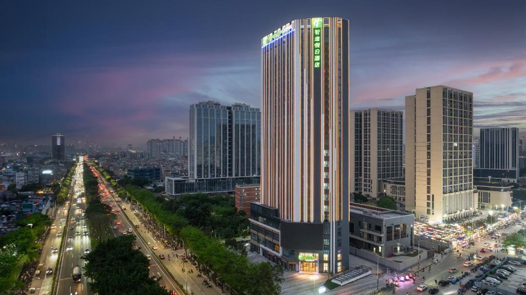 Holiday Inn Express Guangzhou Panyu Dashi by IHG
