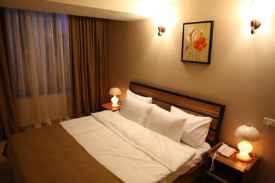 New Nairi Hotel
