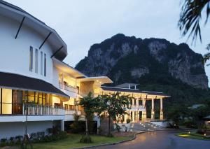 Peace Laguna Resort & Spa