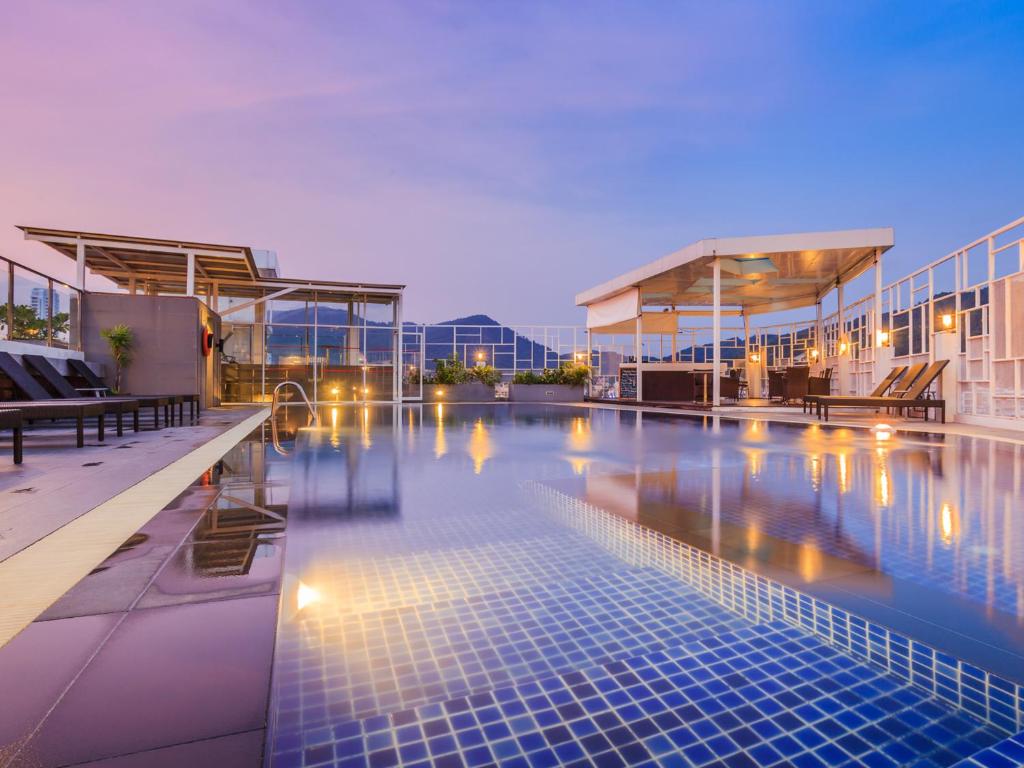 The ASHLEE Heights Patong Hotel & Suites
